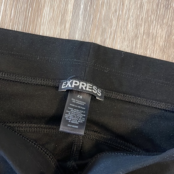 ✨5/$12 Express Leggings - Picture 2 of 2